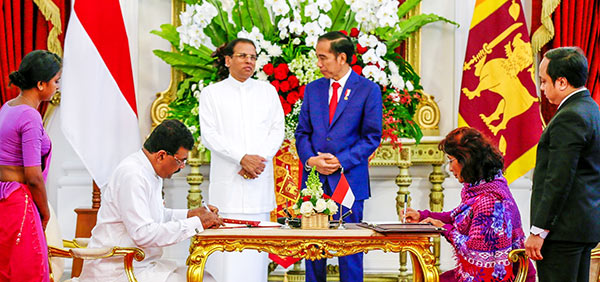 Sri Lanka President Maithripala Sirisena met Indonesian President Joko Widodo