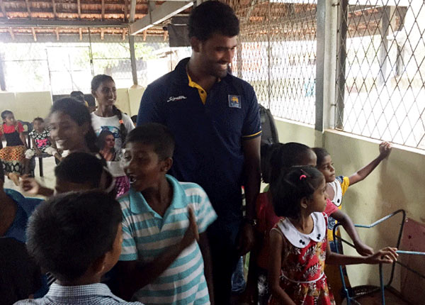 Sri Lanka Cricketers at Meethotamulla garbage site