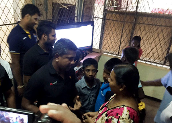 Sri Lanka Cricketers at Meethotamulla garbage site