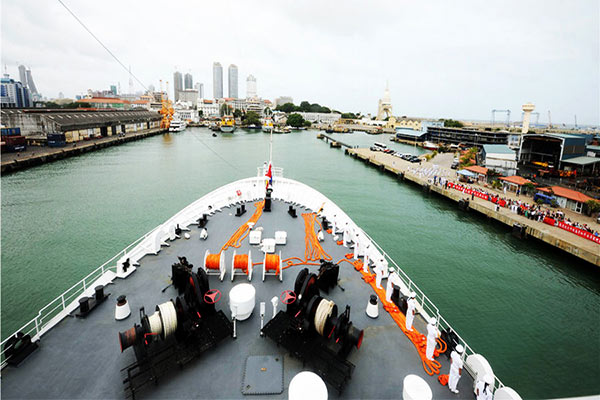 Chinese naval hospital ship Peace Ark arrives at the port of Colombo Sri Lanka