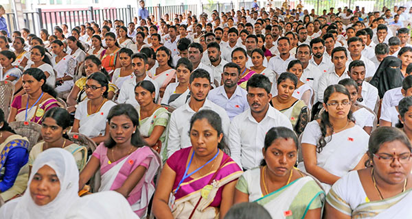 Crowd at Badulla Hali Ela and Ella integrated water supply project