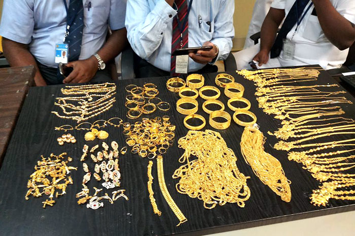 Sri Lankan nabbed with yellow gold