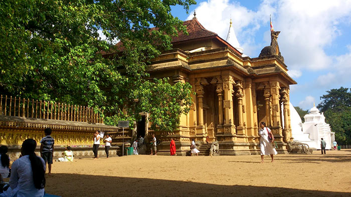 Kelaniya temple