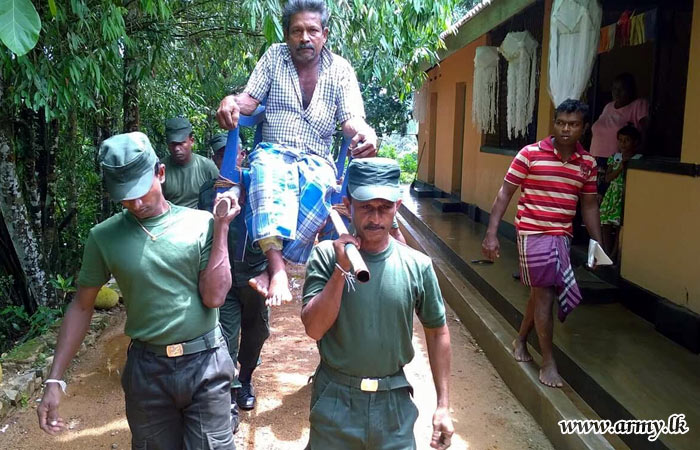 Sri Lanka Army flood relief