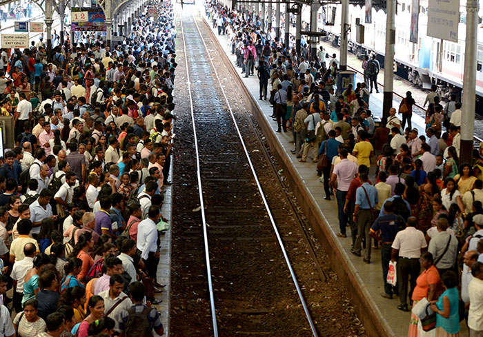 Sri Lanka railway commuters