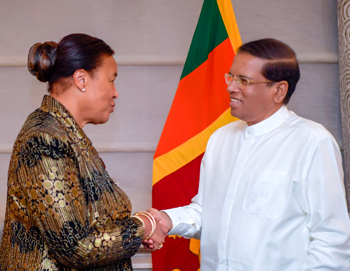 Patricia Scotland with Sri Lanka President Maithripala Sirisena