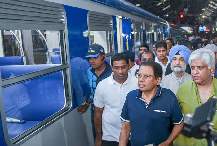 The train with most modern facilities named Mathin Nidahas Ratak