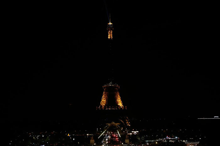 Eiffel Tower goes dark