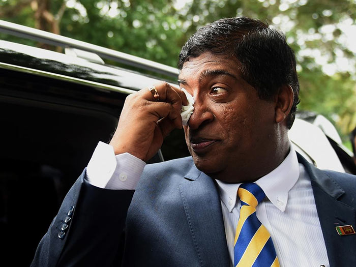 Ravi Karunanayake cry