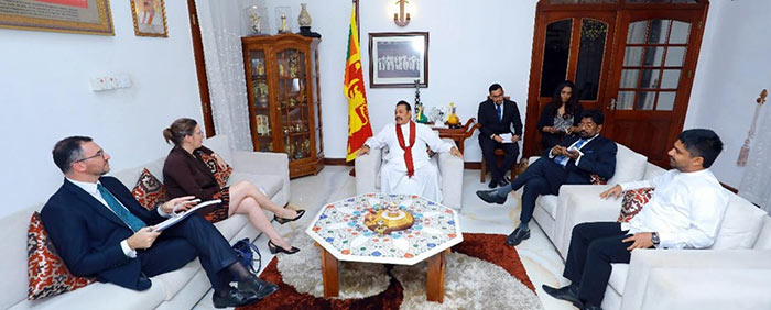 Alaina Teplitz has met Mahinda Rajapaksa