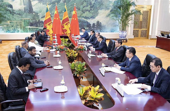 Chinese Premier Li Keqiang meets with Sri Lankan President Maithripala Sirisena