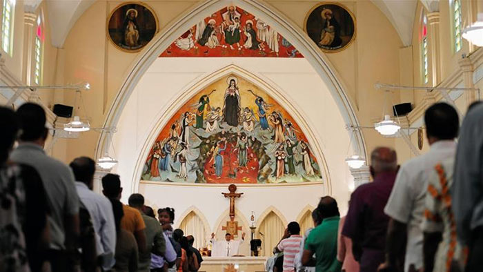 Sri Lanka's Catholics hold first Sunday mass since Easter attacks