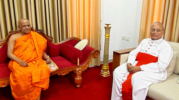 Mahanayake Ven. Warakagoda Gnanarathana thera with Colombo Archbishop Cardinal Malcolm Ranjith