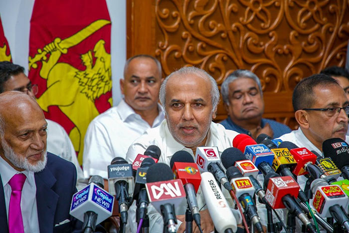 Rauff Hakeem with Muslim ministers in Sri Lanka