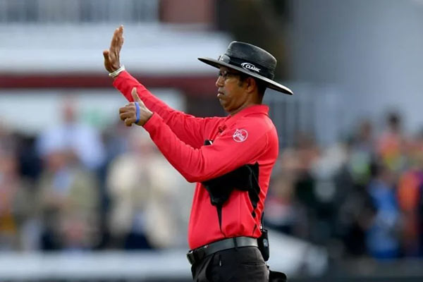 Cricket umpire Kumar Dharmasena 6 runs decision at Final match of World Cup 2019