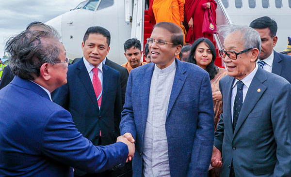 Sri Lankan President Maithripala Sirisena has arrived in Cambodia