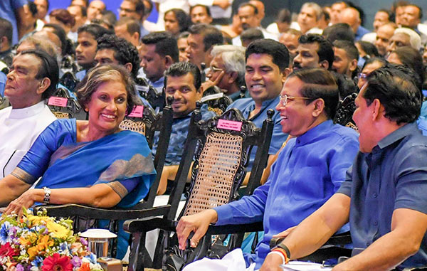 Chandrika Bandaranaike Kumaratunga with President Maithripala Sirisena at Sri Lanka Freedom Party convention