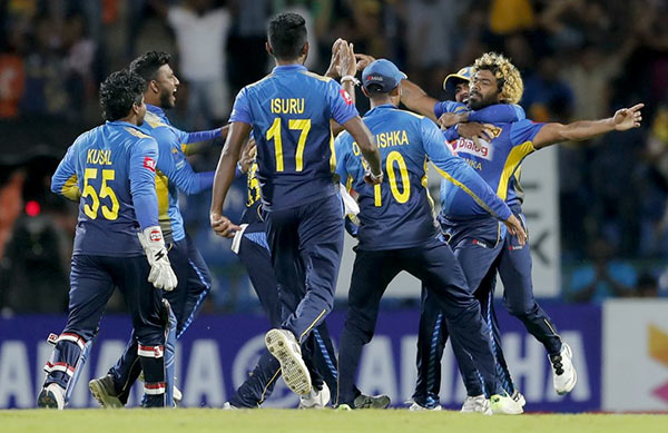 Malinga takes 4 wickets in 4 balls in Sri Lanka T20 Cricket match vs New Zealand