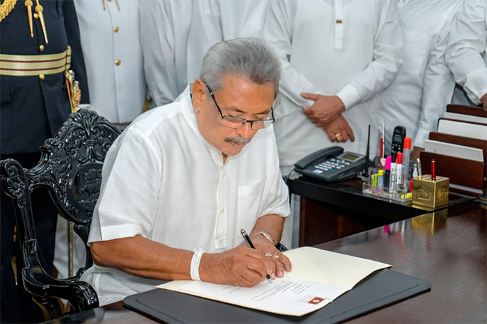Gotabaya Rajapaksa assumes duties as President of Sri Lanka
