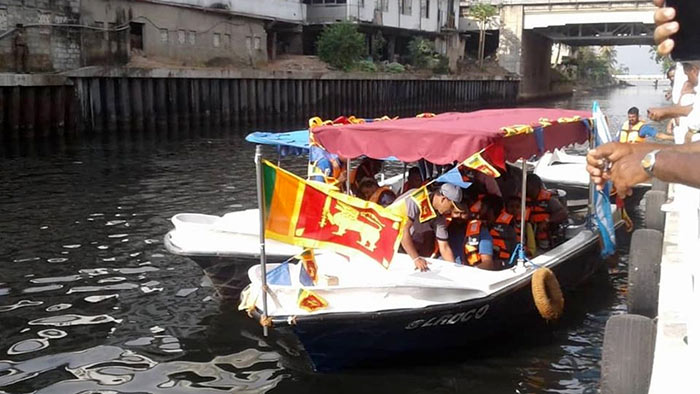 Boat service from Wellawatta to Battaramulla in Colombo Sri Lanka