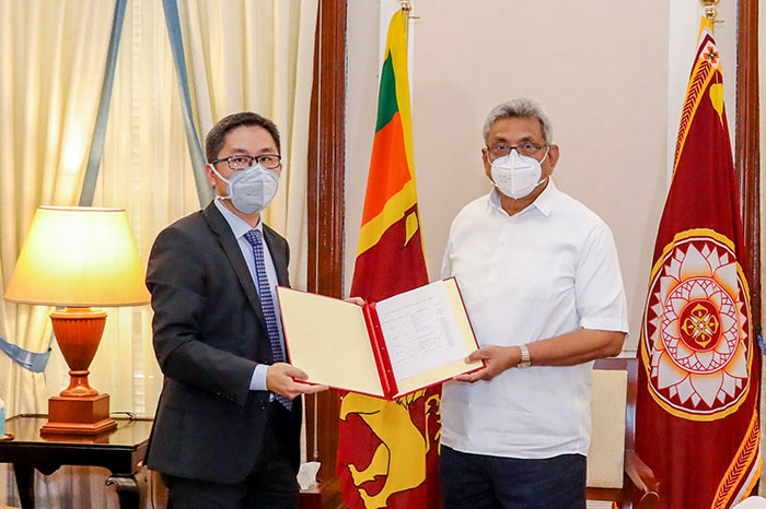 The Acting Ambassador for China Hu Wei with Sri Lanka President Gotabaya Rajapaksa