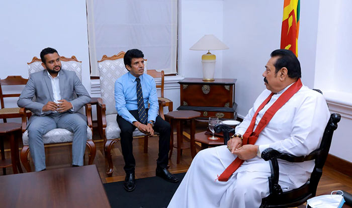 Dilantha Malagamuwa with Prime Minister Mahinda Rajapaksa