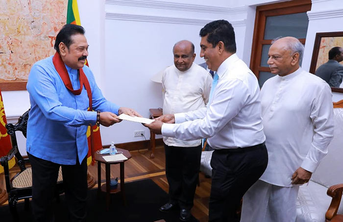 Johnston Fernando with Mahinda Rajapaksa