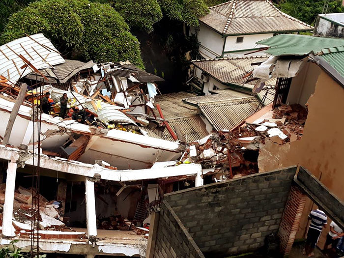 Building collapses at Buwelikada in Kandy Sri Lanka