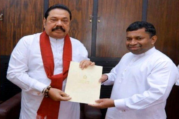 Prime Minister Mahinda Rajapaksa with Pillayan - Sivanesathurai Chandrakanthan alias Pillayan