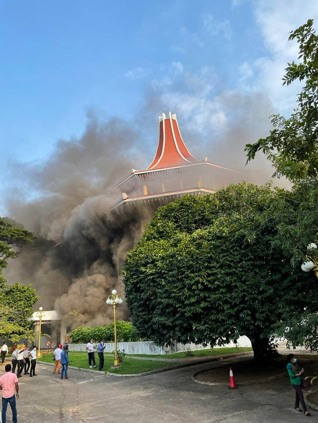 Fire breaks out at Supreme Court Complex in Sri Lanka
