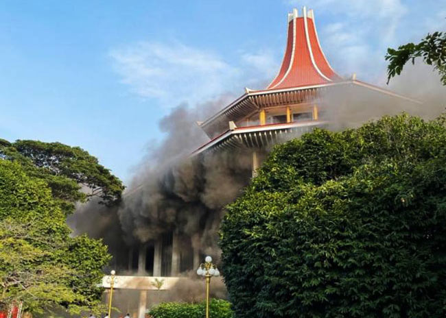 Fire breaks out at Supreme Court Complex in Sri Lanka