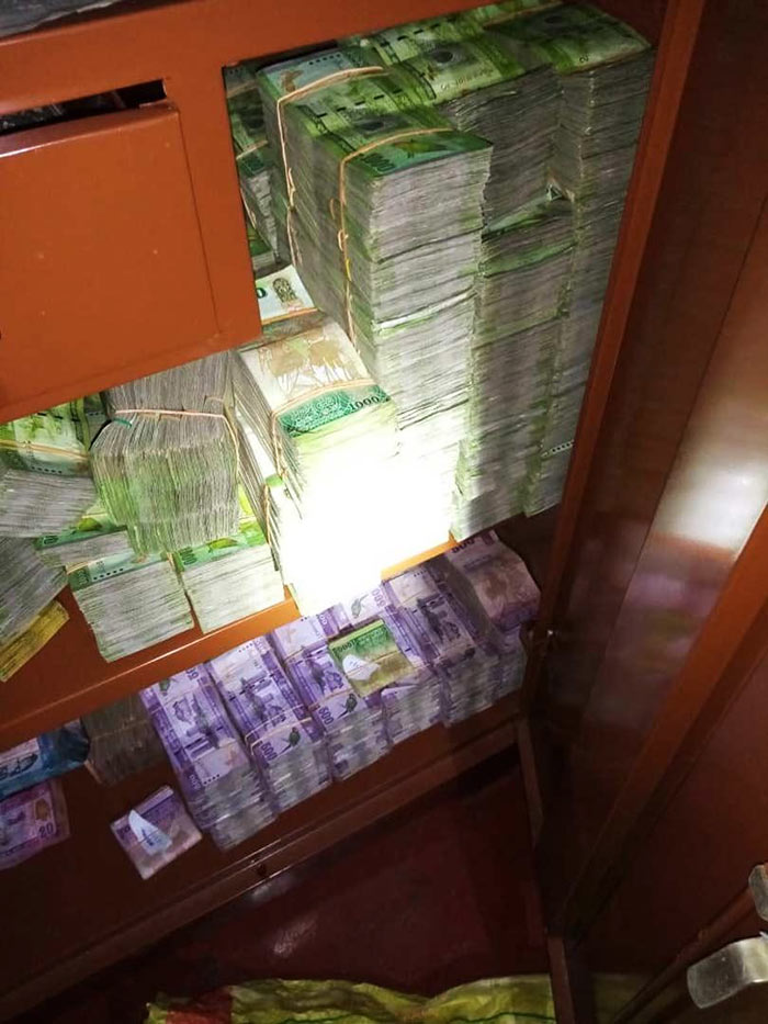  Three arrested with heroin and Rs. 59 million in cash in Kaduwela, Sri Lanka