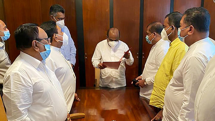 Fifteen MPs handover a letter to Sri Lanka Speaker Mahinda Yapa Abeywardene requesting safeguard right of expression