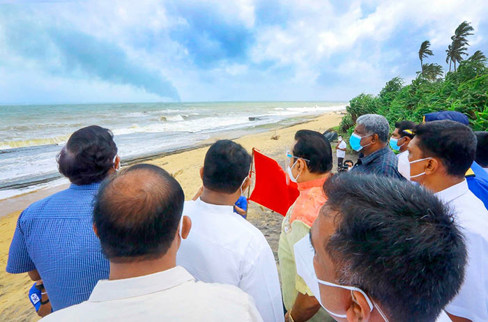 Sri Lanka Prime Minister Mahinda Rajapaksa inspects coastal line affected by burning X-Press Pearl ship