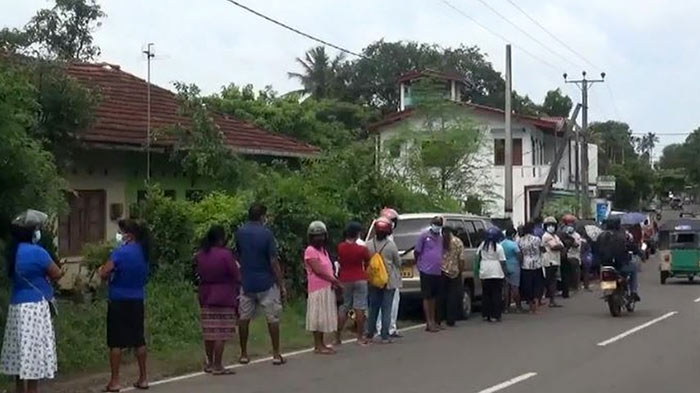 Long queues to buy essential goods in Sri Lanka