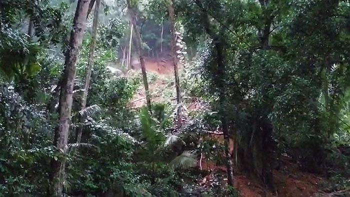 Earth slip at Dombemada Rambukkana Kegalle Sri Lanka