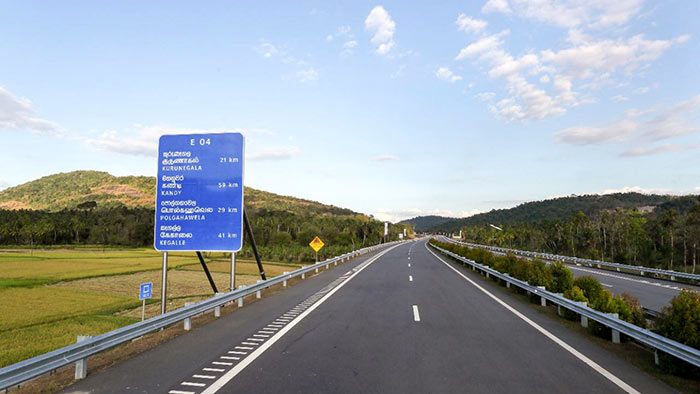 Opening of the Central Expressway from Mirigama to Kurunegala - Ethugalpura Gateway