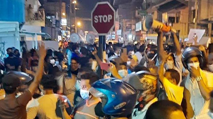 Massive protest near Presidential residence at Mirihana Sri Lanka