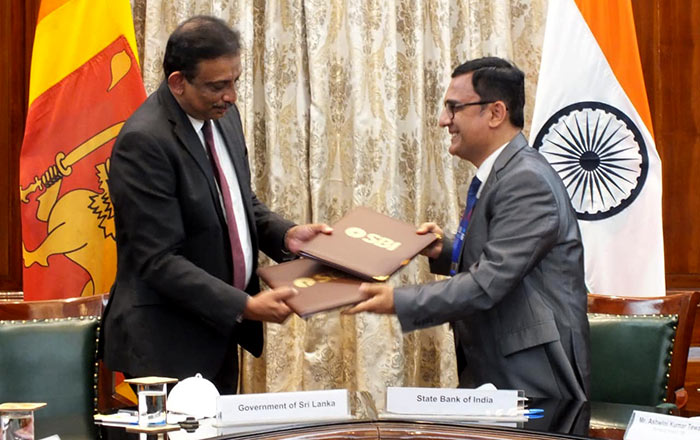 Sri Lanka signs USD 1 billion credit line with India