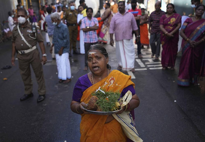 Sri Lankan protesters mark new year near president's office