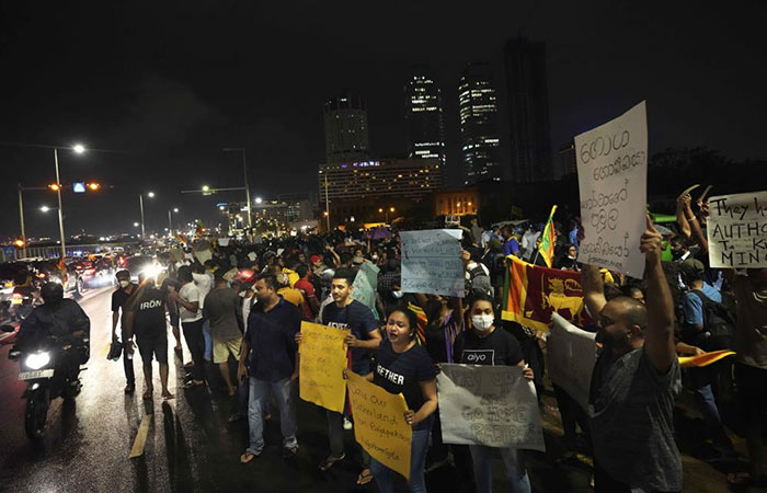 Sri Lankans shout anti Government slogans in Colombo Sri Lanka