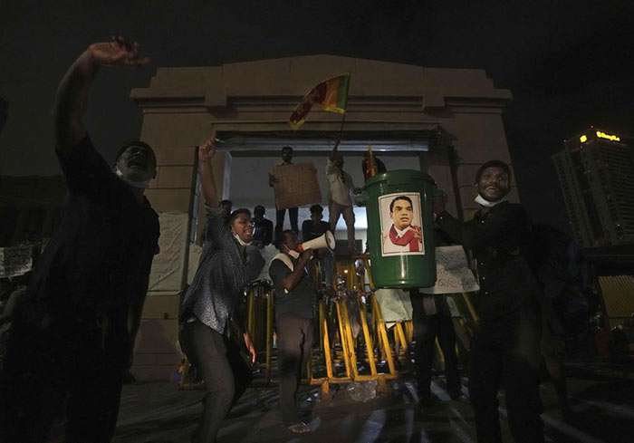 Sri Lankans shout anti Government slogans in Colombo Sri Lanka