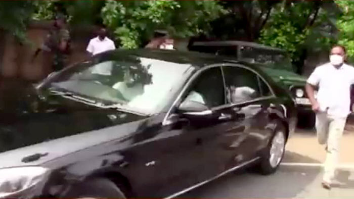 Sri Lanka Prime Minister Mahinda Rajapaksa's vehicle