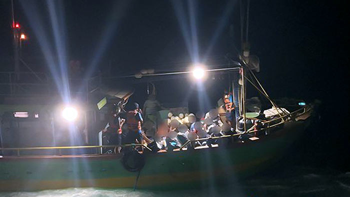 Sri Lanka Navy detains 44 people on illegal migration attempt