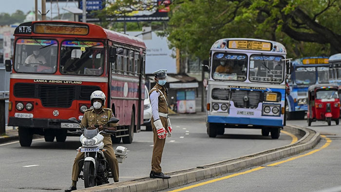 Sri lanka buses and Police