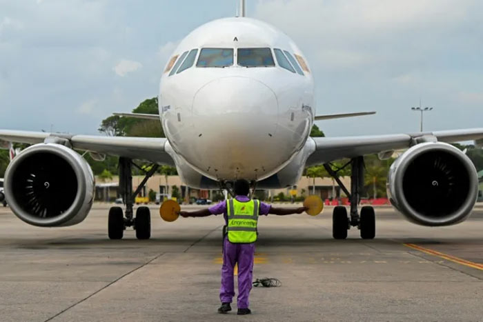 Srilankan Airlines ground staff