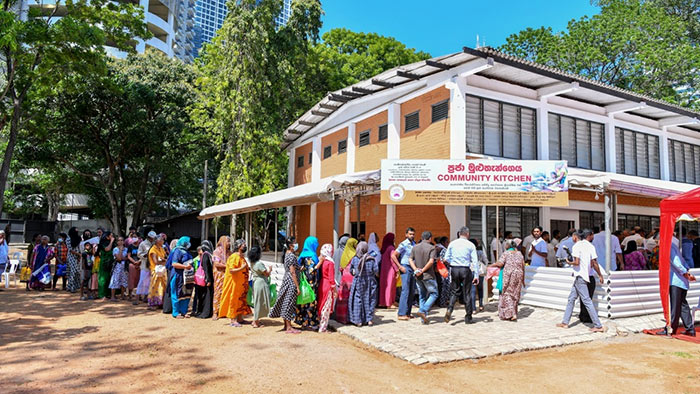 Community kitchen at Hunupitiya Gangaramaya temple in Sri Lanka