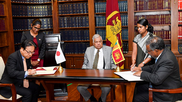 Mahinda Siriwardena and Mizukoshi Hideaki