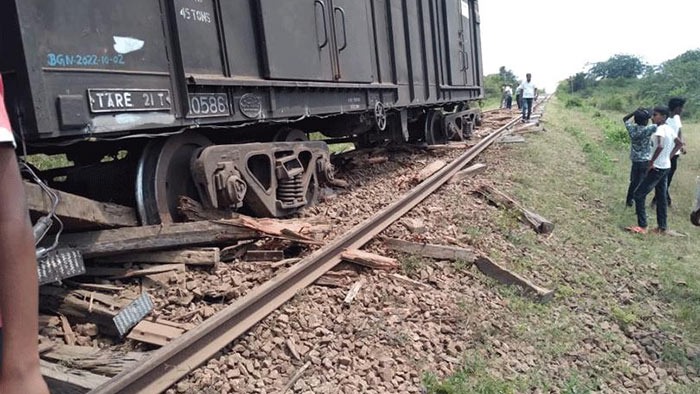 Train derails in Kantale Sri Lanka injuring 16 people including two guards