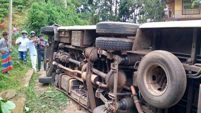 Bus accident in Nuwara Eliya - Gampola road in Sri Lanka